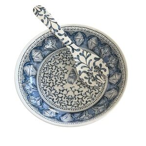 Tommy Bahama Melamine Coastal Blue and White Seashell Salad Bowl & Utensil Set